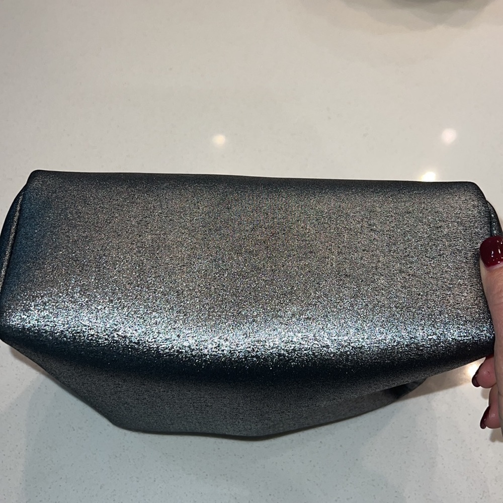 NWOT SOLD OUT Lululemon Feeling Ready Pouch in Silver Glitter - Picture 3 of 4